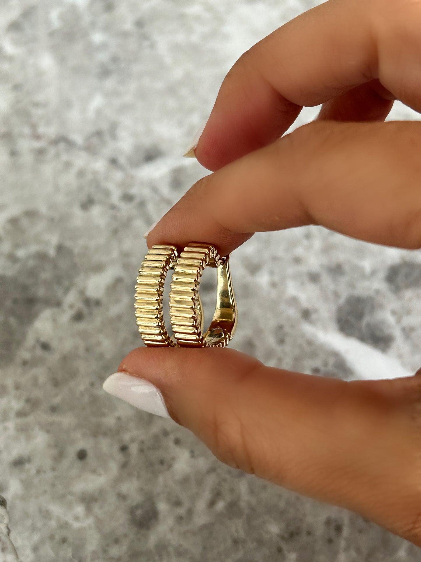 Grosgrain Huggie - Large