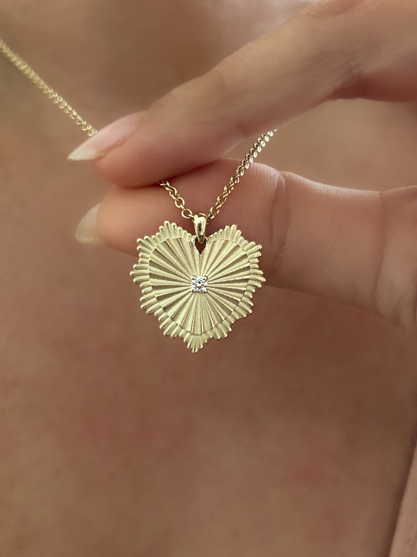 20mm Serrated Diamond Heart Necklace