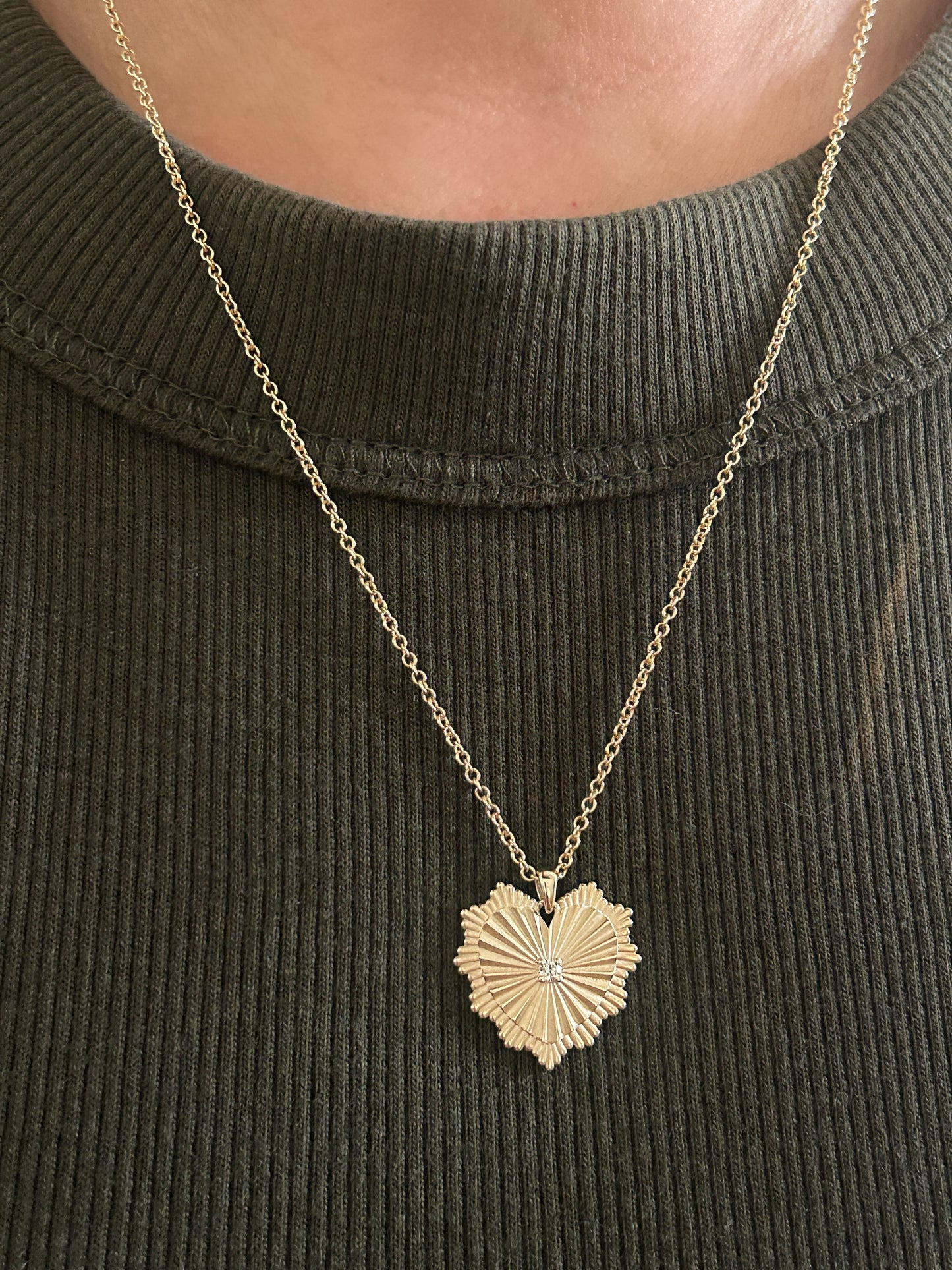 20mm Serrated Diamond Heart Necklace
