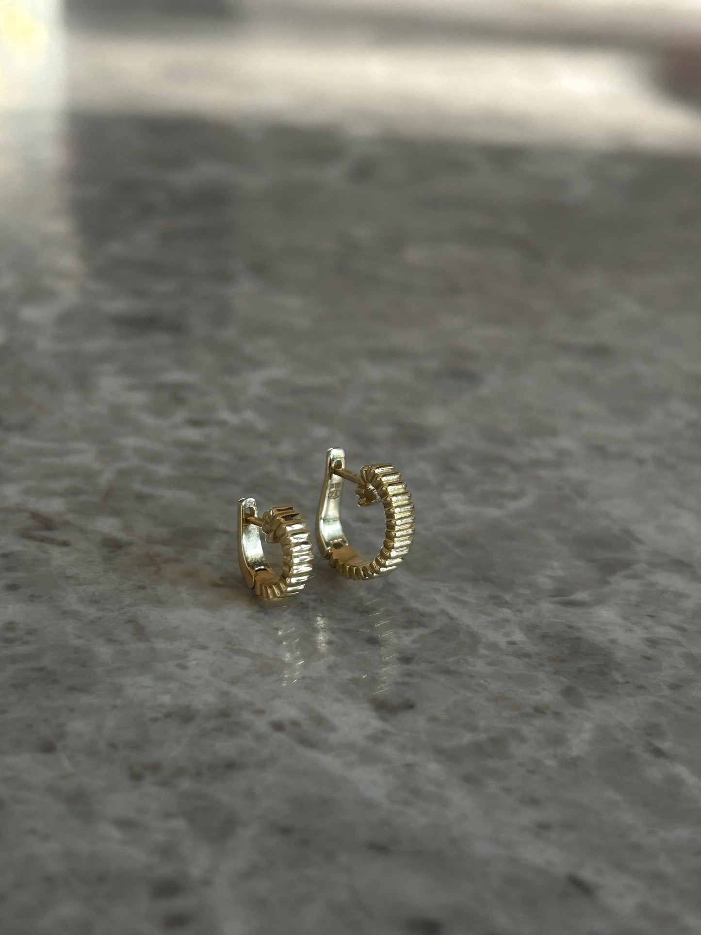 Grosgrain Huggie- Medium